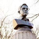 Snowden-Sculpture