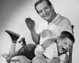 Cruz Recommends Spanking - CrabDiving