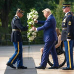 trump befouls Arlington National cemetery